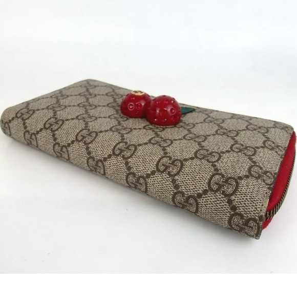 GUCCI Wallet GG Supreme Cherry Zip Around purse AUTHENTIC ๐ - Picture 3 of 10